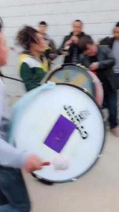 敲洋鼓视频,感受异域风情